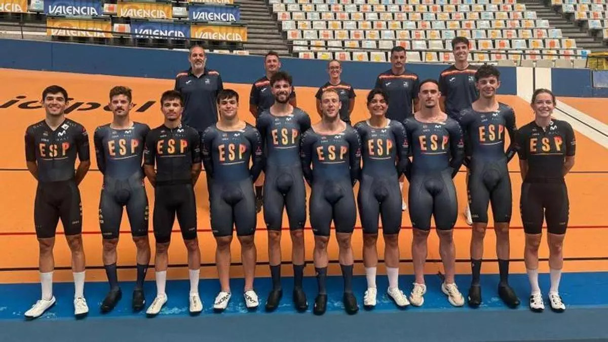 Selección española de ciclismo en pista durante su concentración en el velódromo Lluís Puig de Valencia